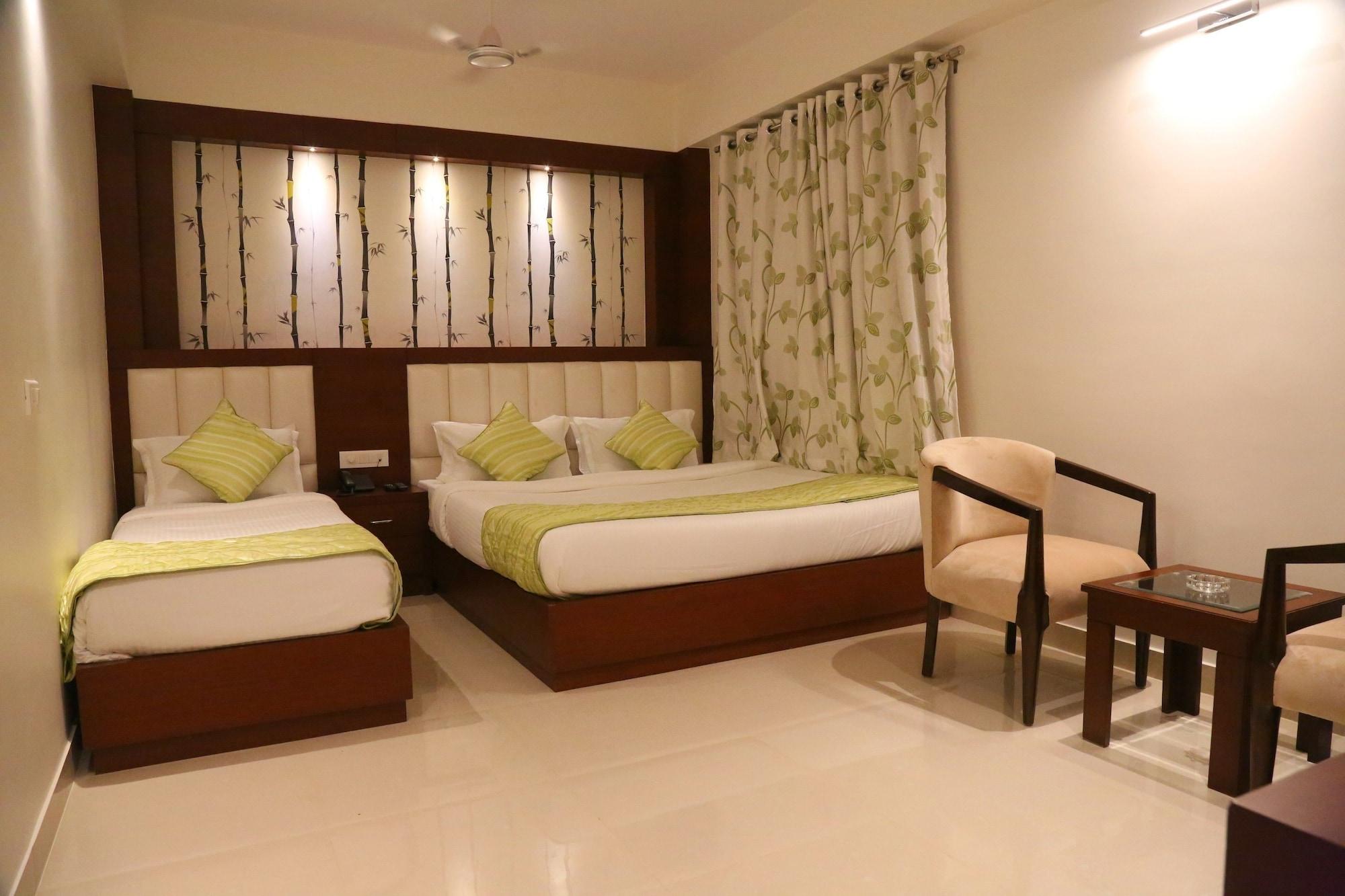 Hotel Varanasi Inn Buitenkant foto