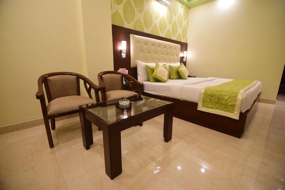 Hotel Varanasi Inn Buitenkant foto