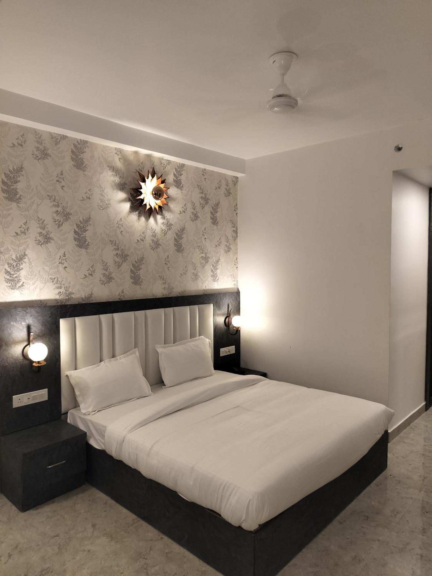 Hotel Varanasi Inn Buitenkant foto