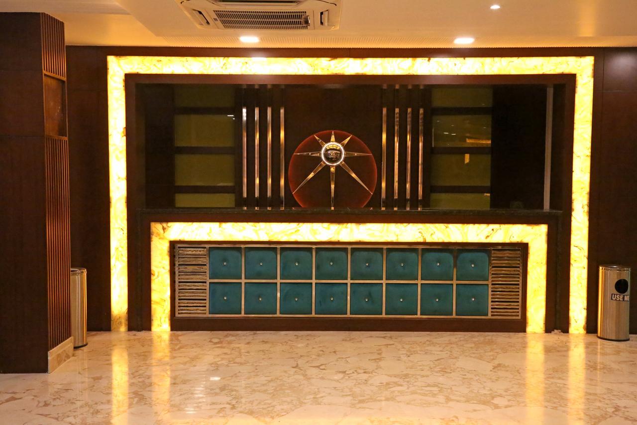Hotel Varanasi Inn Buitenkant foto