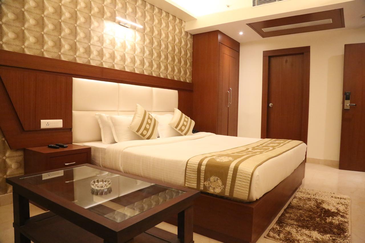 Hotel Varanasi Inn Buitenkant foto