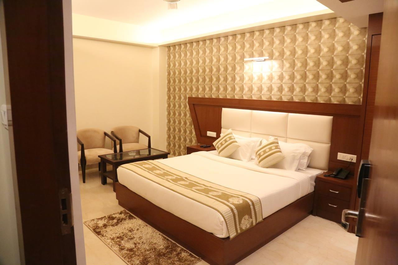 Hotel Varanasi Inn Buitenkant foto
