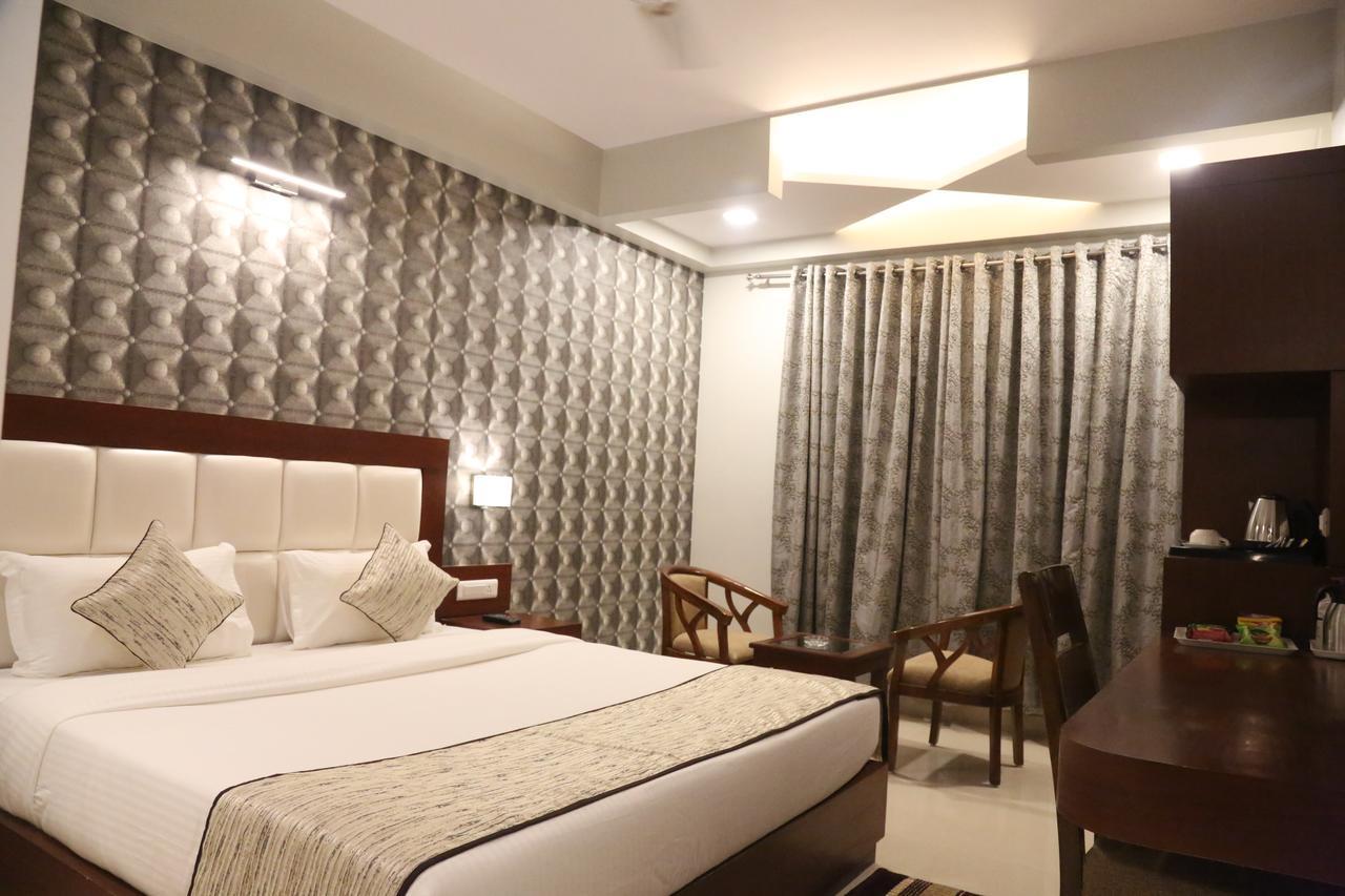 Hotel Varanasi Inn Buitenkant foto
