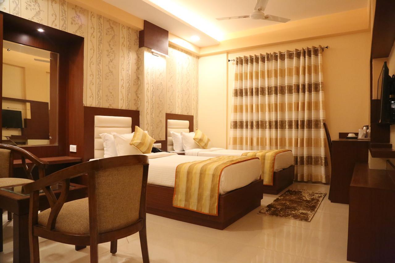 Hotel Varanasi Inn Buitenkant foto