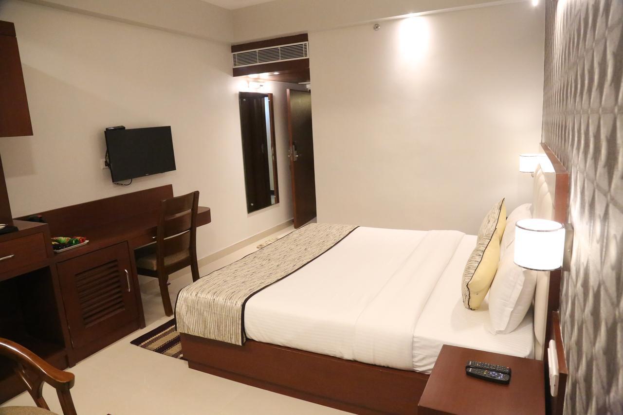 Hotel Varanasi Inn Buitenkant foto