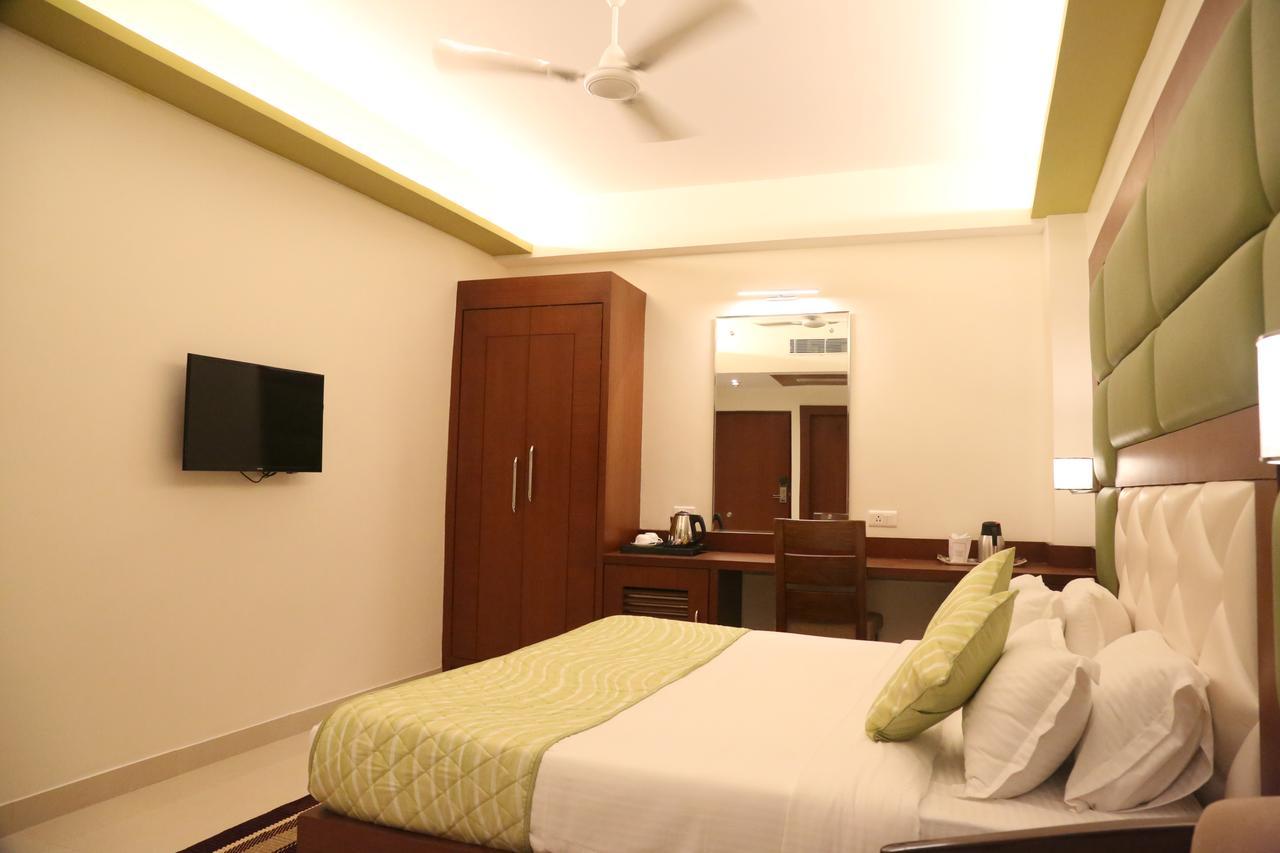 Hotel Varanasi Inn Buitenkant foto