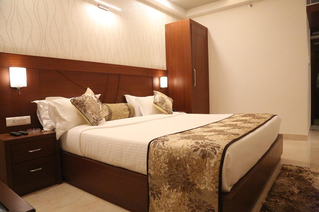 Hotel Varanasi Inn Buitenkant foto