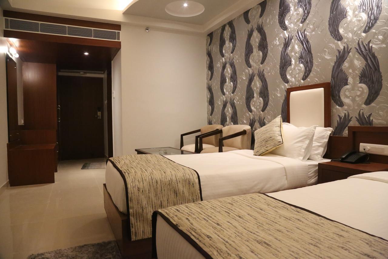 Hotel Varanasi Inn Buitenkant foto