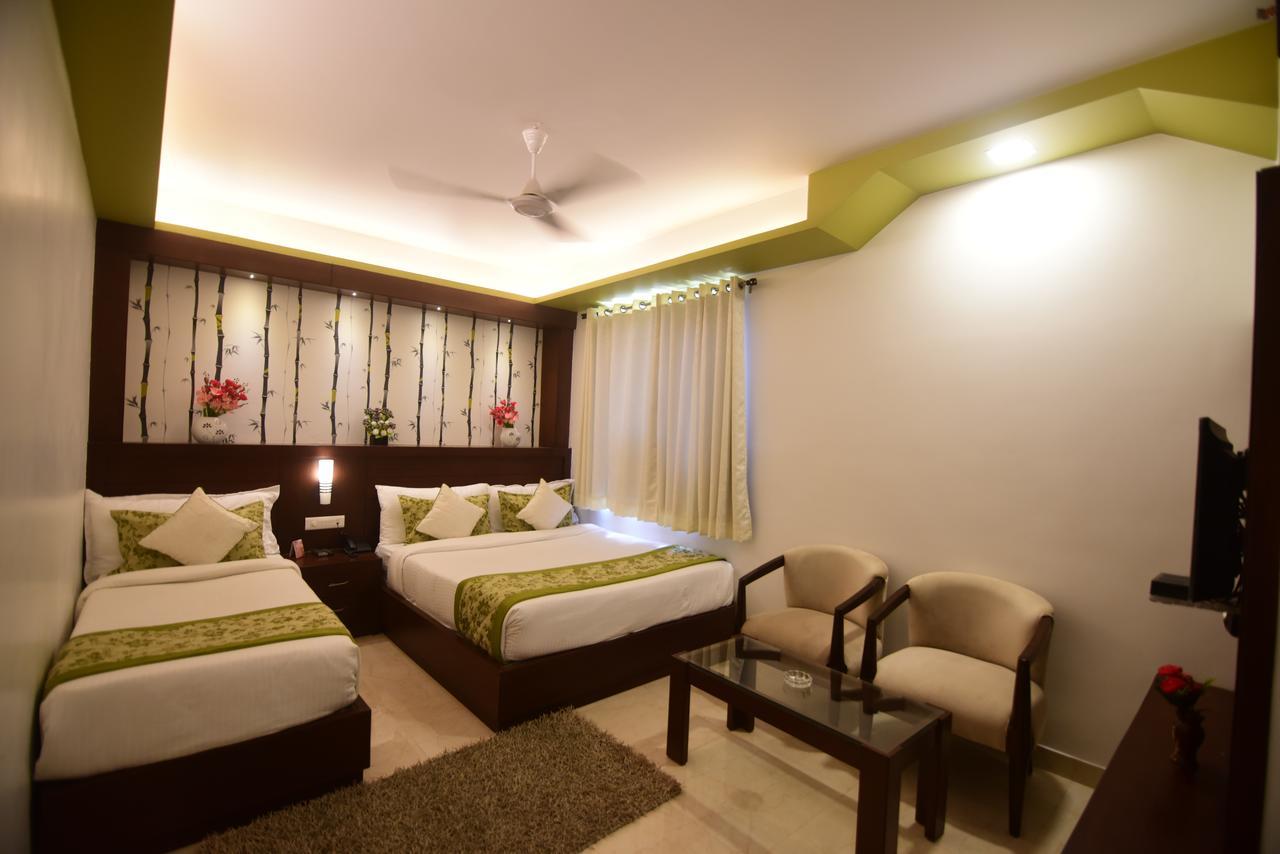Hotel Varanasi Inn Buitenkant foto