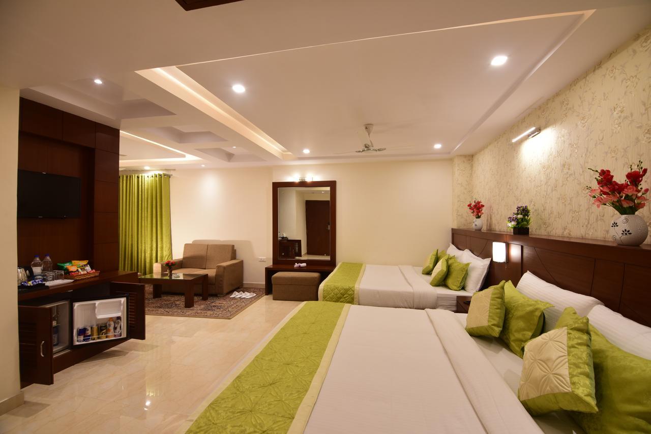 Hotel Varanasi Inn Buitenkant foto