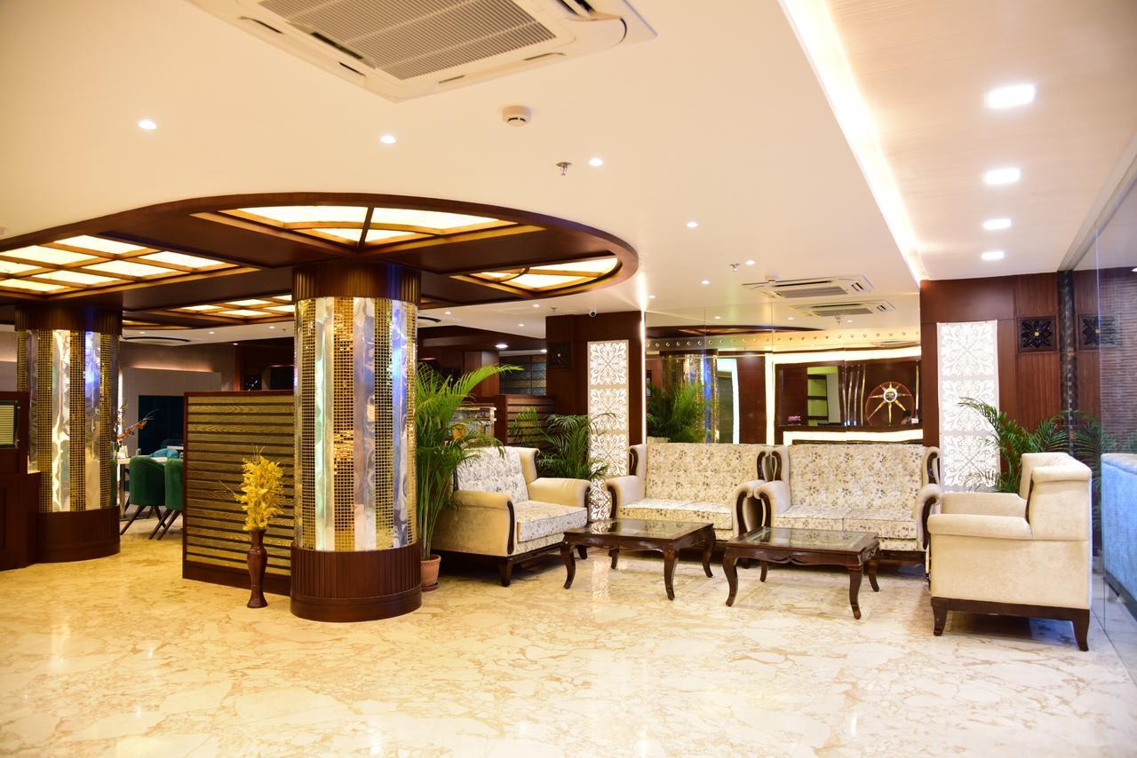 Hotel Varanasi Inn Buitenkant foto